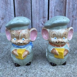 Vintage Albertas Molds 1977 Salt & Pepper Shakers Mouse Chef